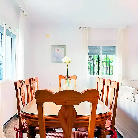 Chalet Con Piscina Privada Solo Familias Y Parejas Holiday home